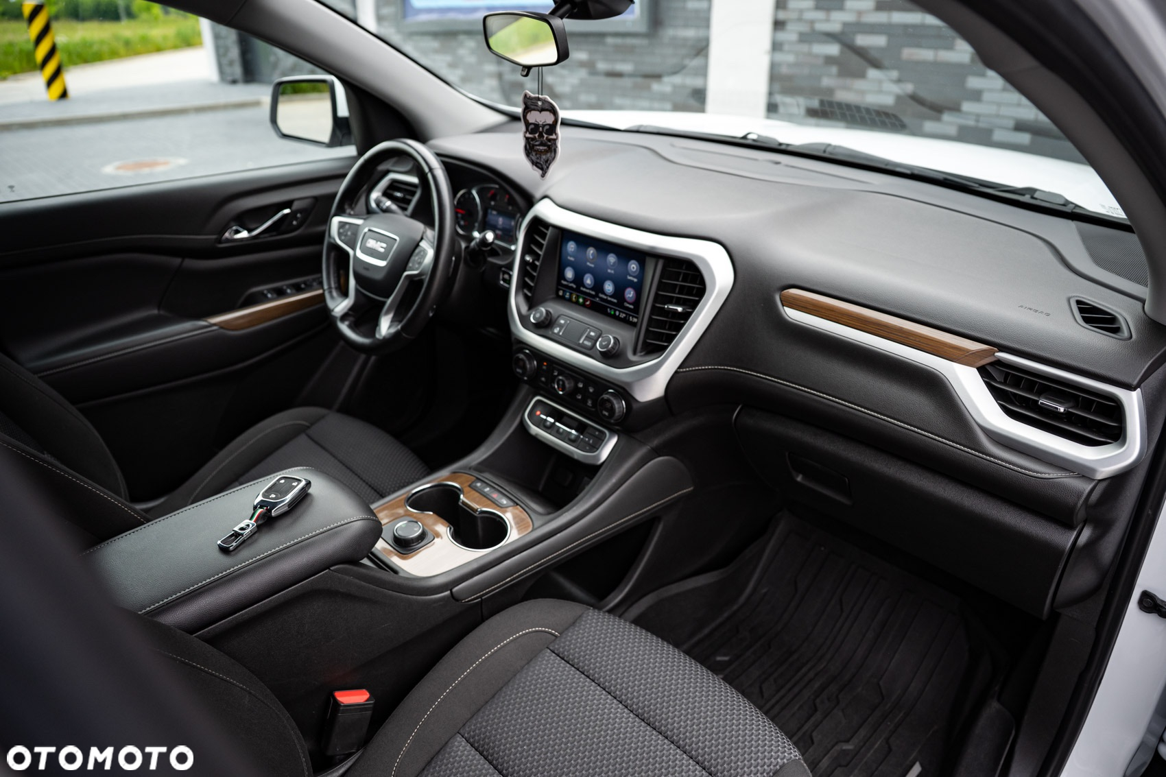 GMC Acadia - 10