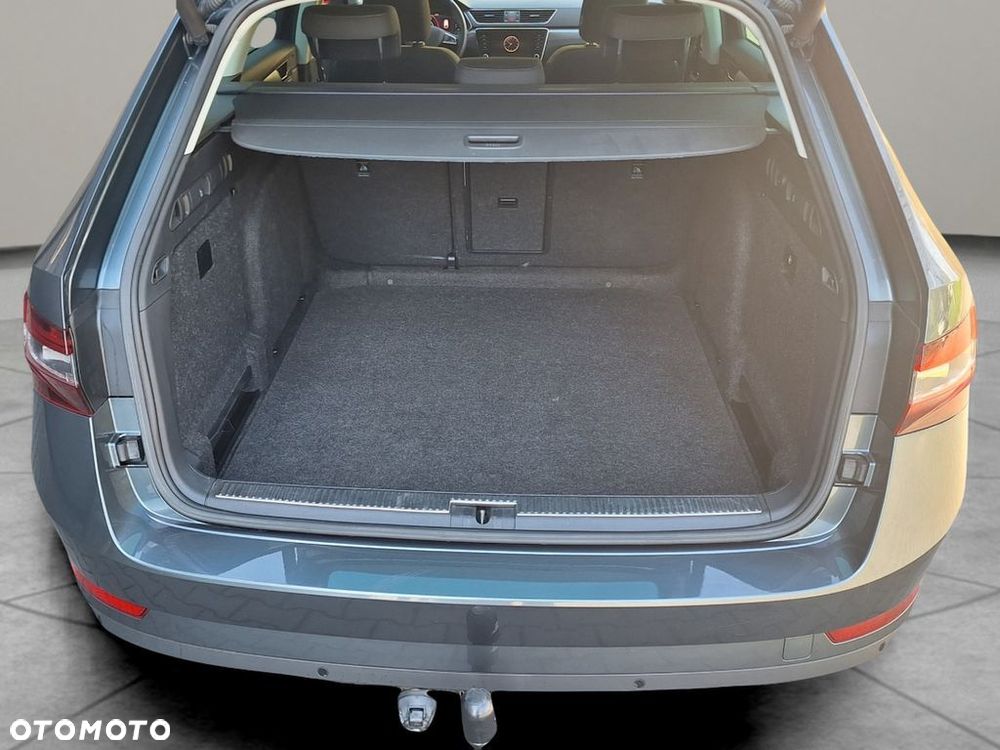 Skoda Superb 2.0 TDI SCR Style DSG - 14