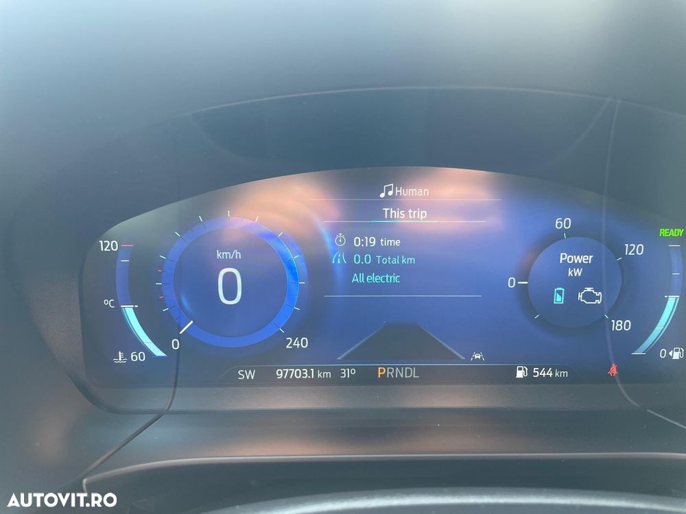 Ford Kuga - 8