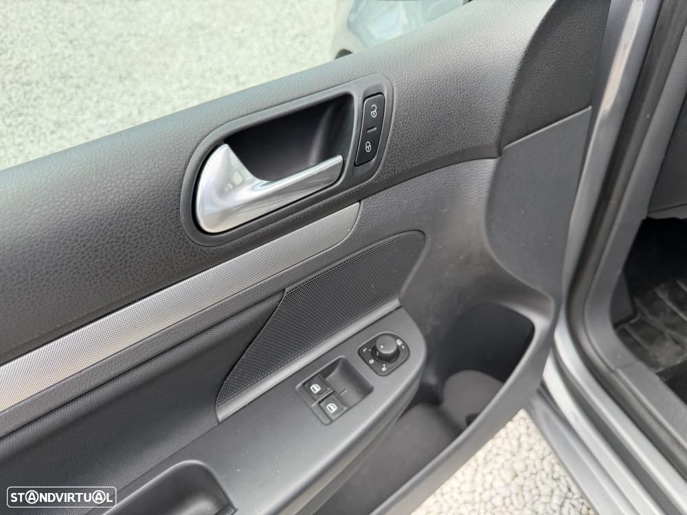 VW Golf 1.9 TDi BlueM. Confortline - 13