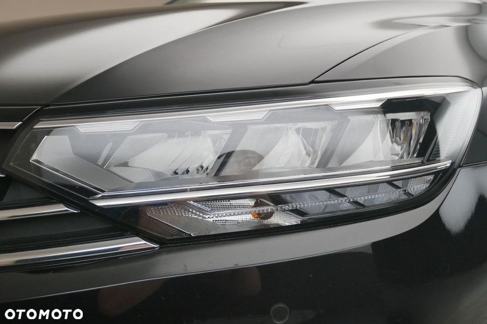 Volkswagen Passat Variant 2.0 TSI Business DSG - 13