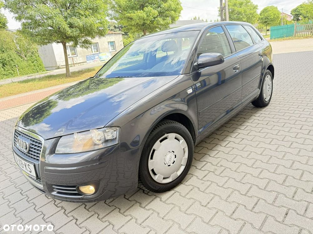 Audi A3 Sportback - 1