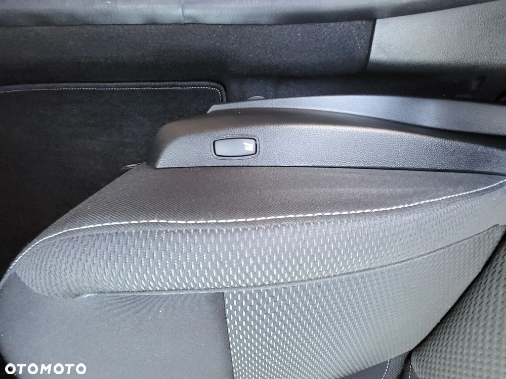 Dacia Duster 1.6 SCe Essential - 23