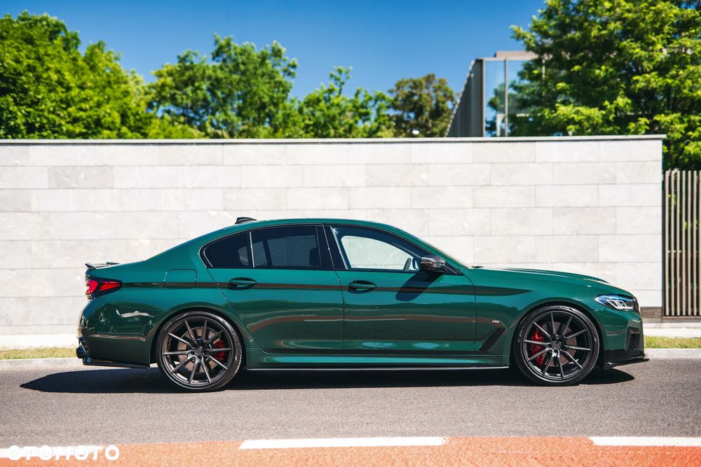 BMW Seria 5 M550i xDrive sport - 10