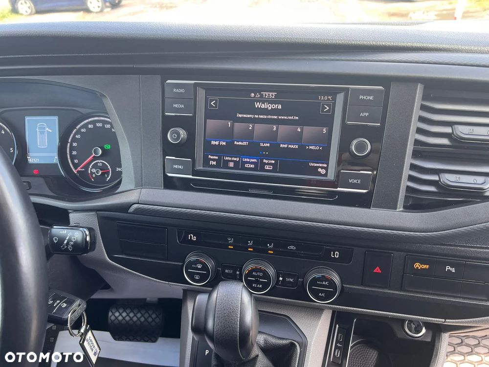 Volkswagen Caravelle - 13