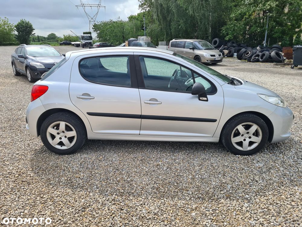 Peugeot 207 1.4 Trendy - 11