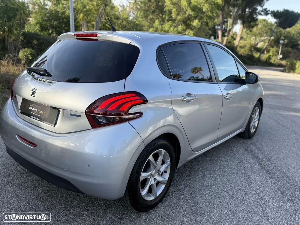 Peugeot 208 1.2 PureTech Style - 10