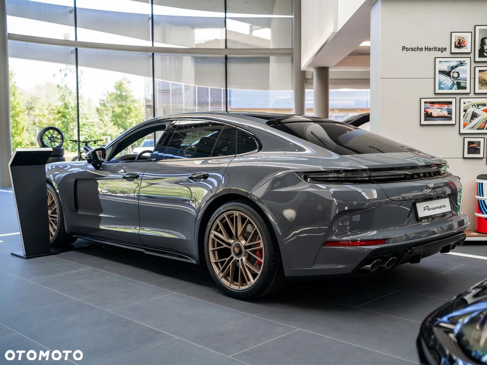 Porsche Panamera GTS - 4