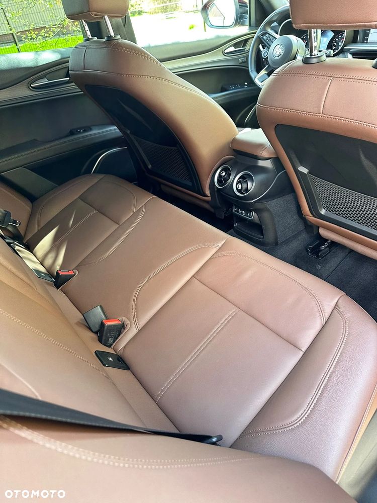 Alfa Romeo Stelvio 2.0 Turbo Veloce TI Q4 - 17