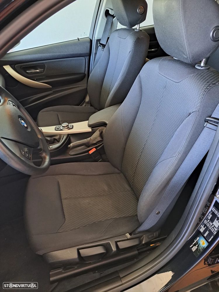 BMW 320 d - 36