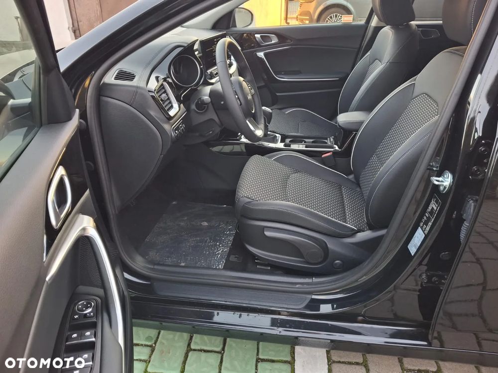 Kia Ceed 1.5 T-GDI Tribute - 9