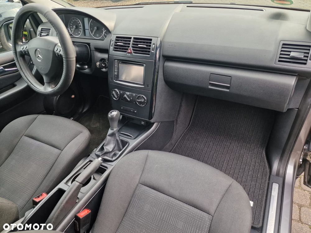 Mercedes-Benz Klasa A 160 BlueEFFICIENCY Elegance - 17