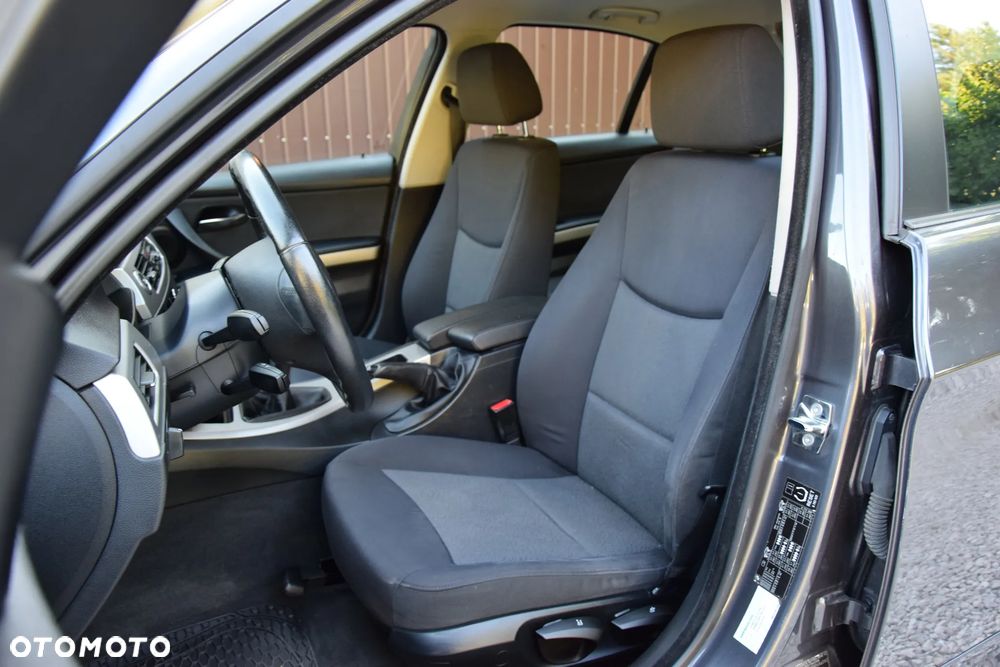 BMW Seria 3 - 21