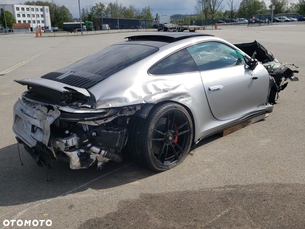 Porsche 911 Carrera 4 GTS PDK - 6