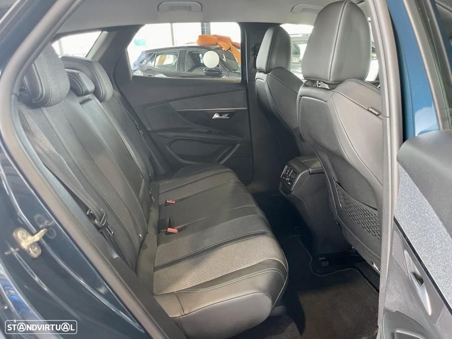 Peugeot 3008 1.2 PureTech Allure EAT8 - 28