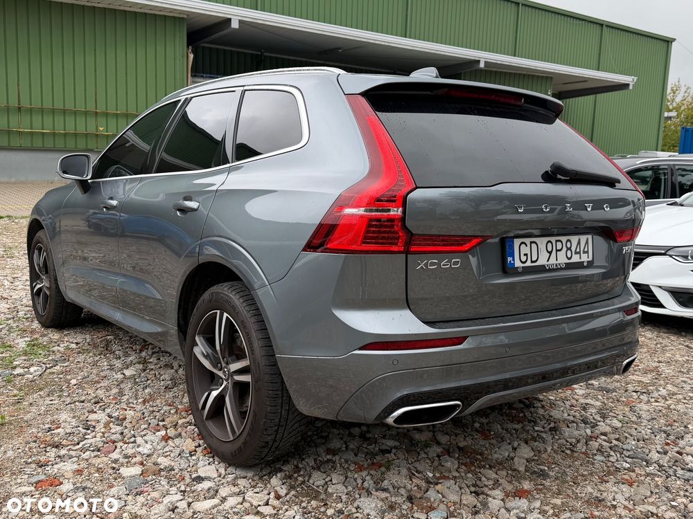 Volvo XC 60 T5 AWD R-Design - 5