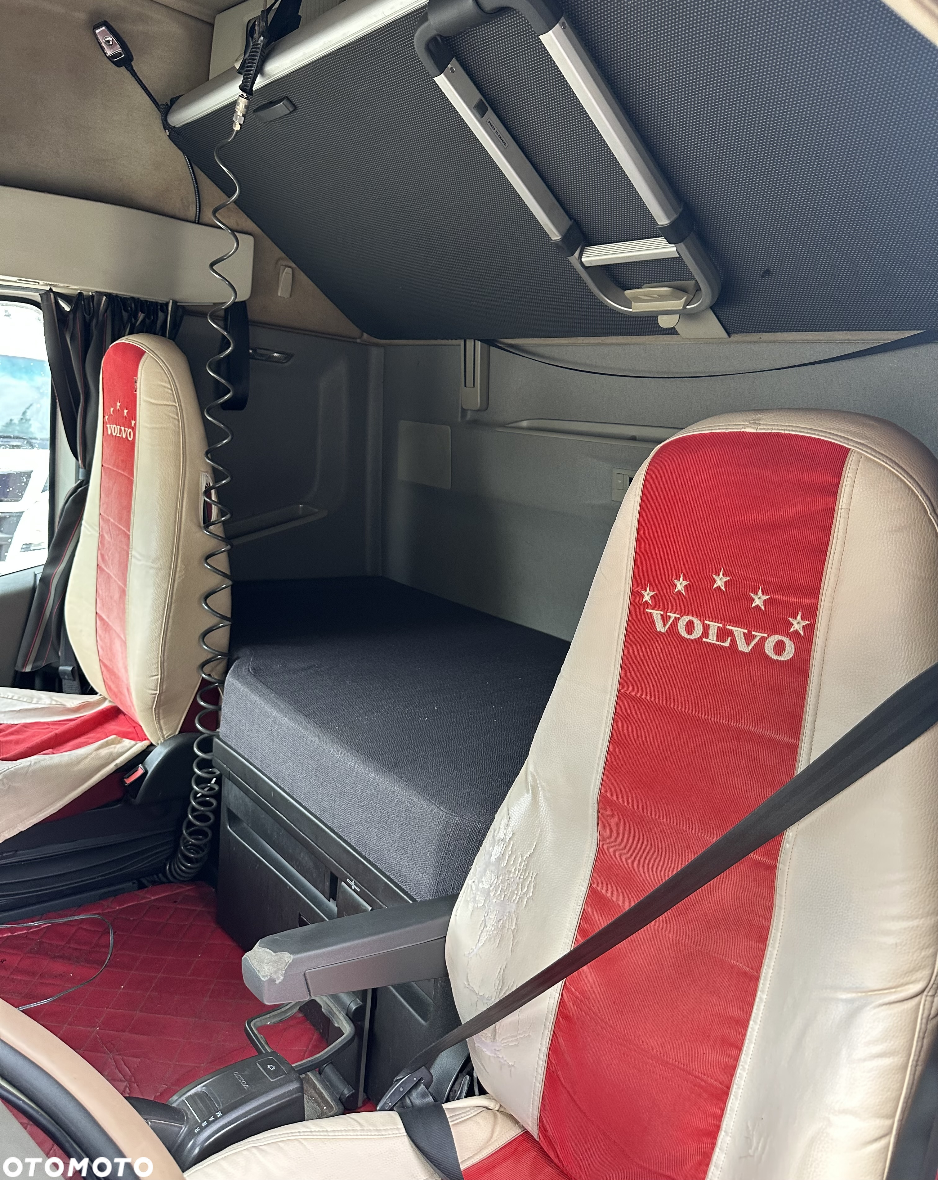 Volvo FH500 GLOB XL AUTOMAT FULLSPOJLERY KLIMA SKÓRA LED LODÓWKA 2xALUTANK EURO 6 2015r ŁADNY - 12