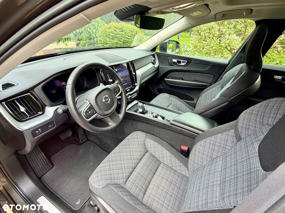 Volvo XC 60 B5 B AWD Geartronic Momentum Pro - 12