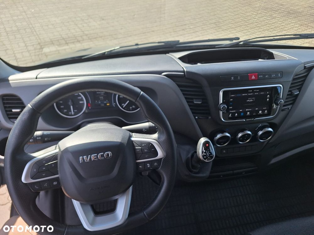 Iveco Daily 35S18 HiMatic furgon 16m blaszak automat FV23% MAXI - 13