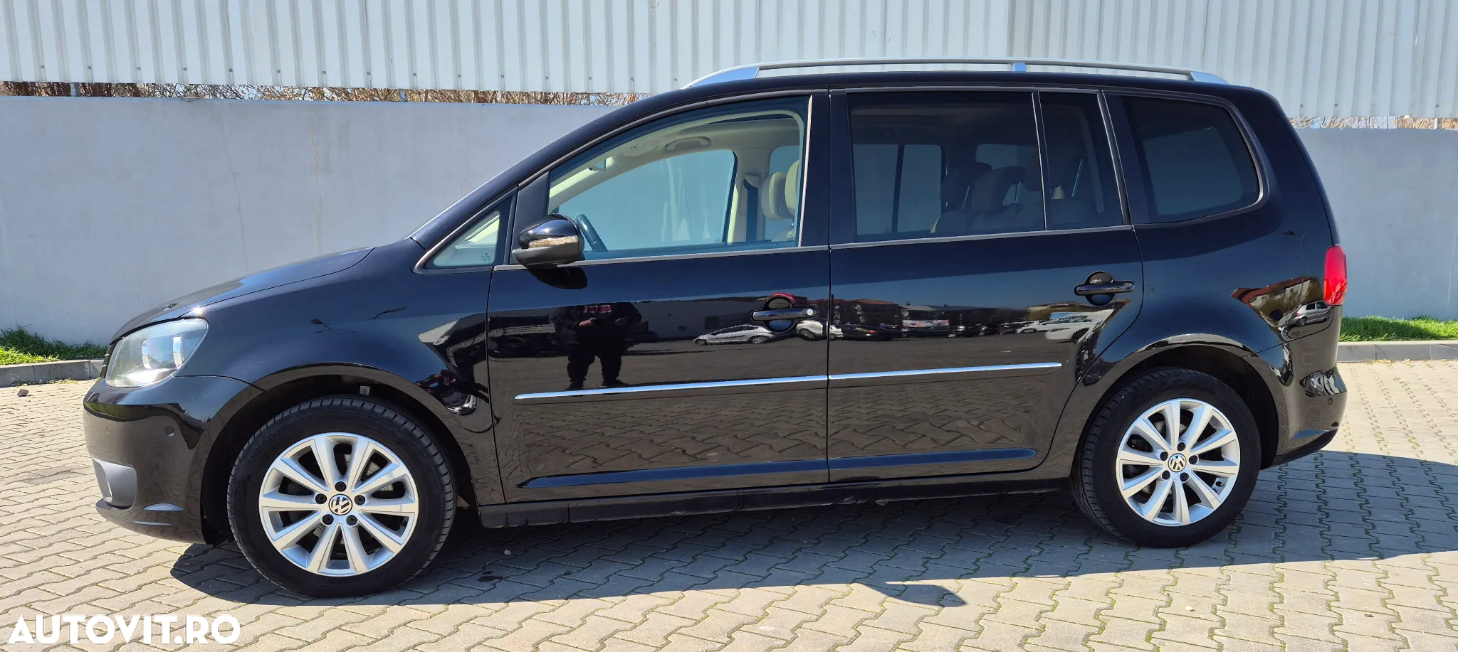 Volkswagen Touran 1.6 TDI BlueMotion Technology Highline - 10