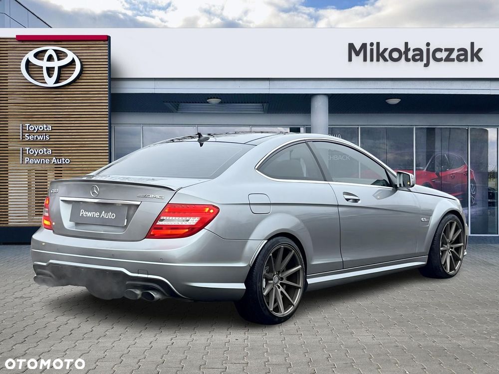 Mercedes-Benz Klasa C 63 AMG - 7