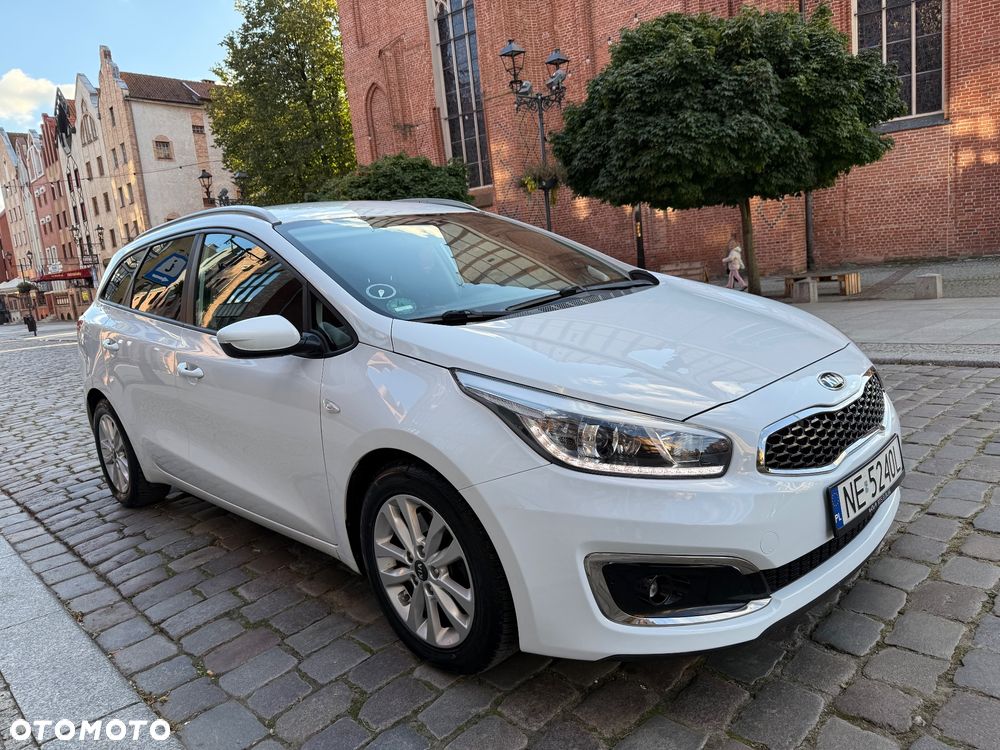 Kia Ceed 1.6 CRDi 136 ISG Dream Team Edition - 26