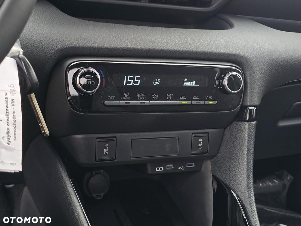 Toyota Yaris Hybrid 1.5 Style - 23