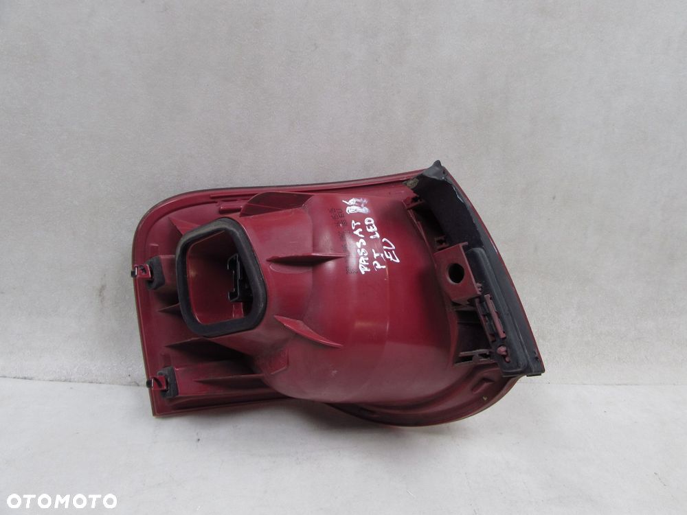VW PASSAT B6 KOMBI 05-11 LAMPA TYL PRAWA W BLOTNIK 3C9945096C - 6