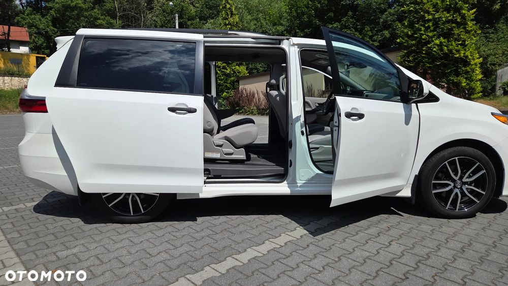 Toyota Sienna - 21