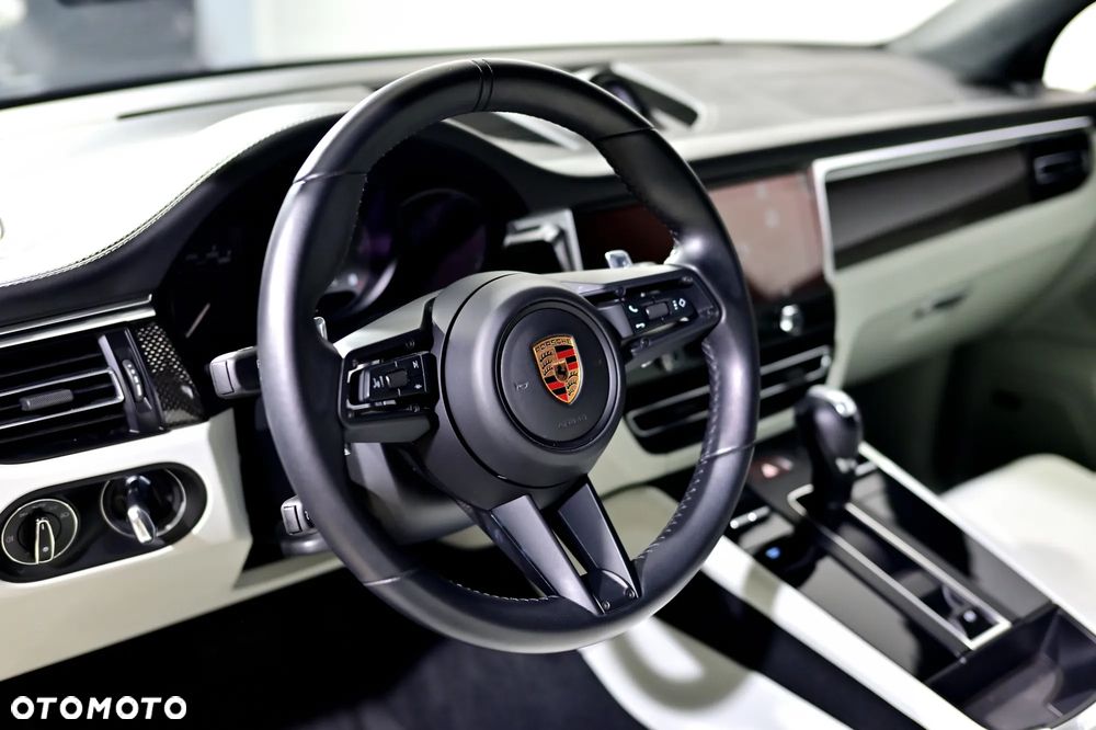 Porsche Macan - 25