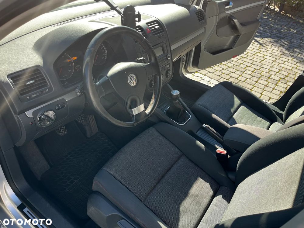 Volkswagen Golf - 11