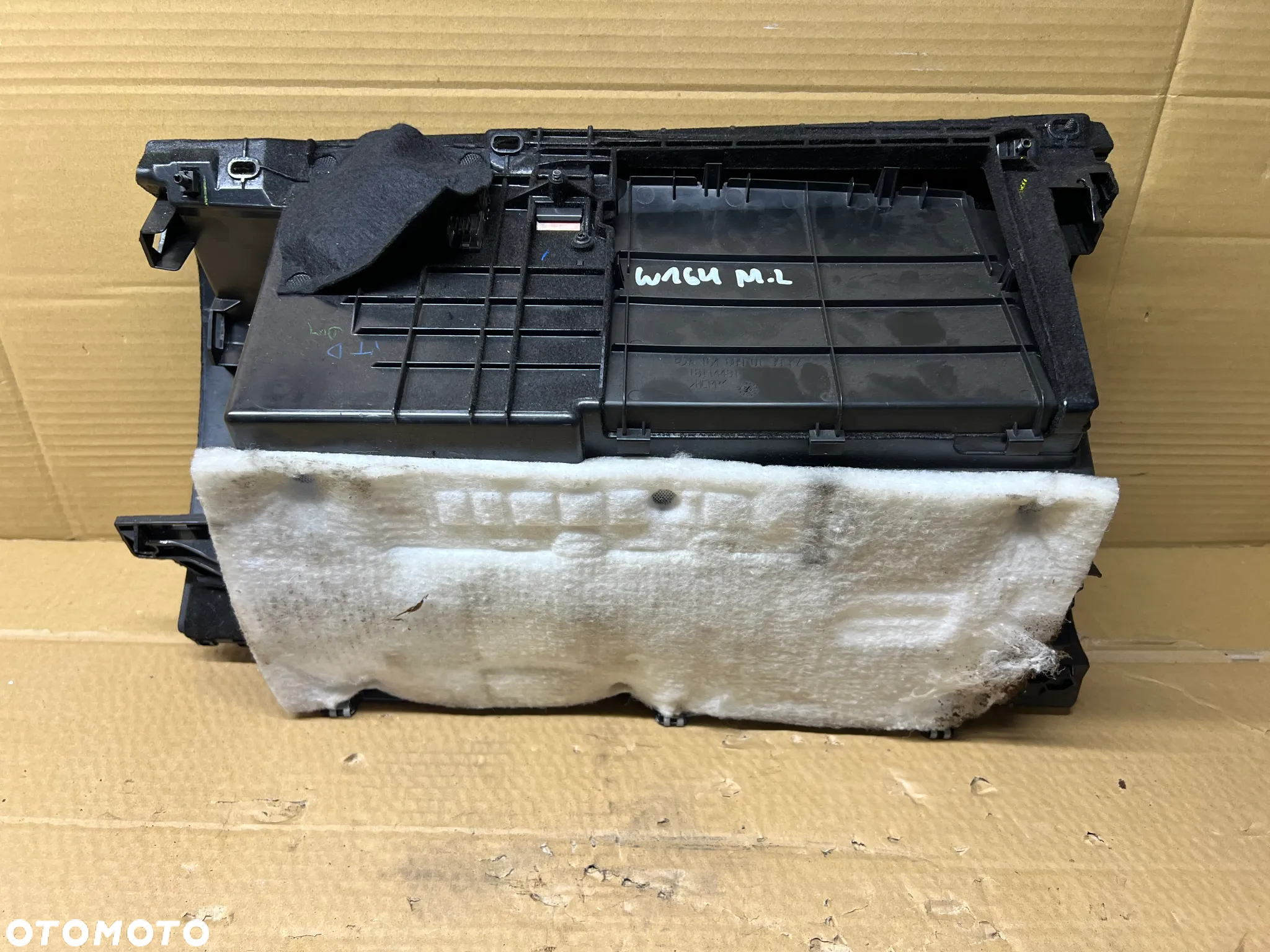 Schowek pasażera Mercedes ML W164 Europa A1646890139 - 4