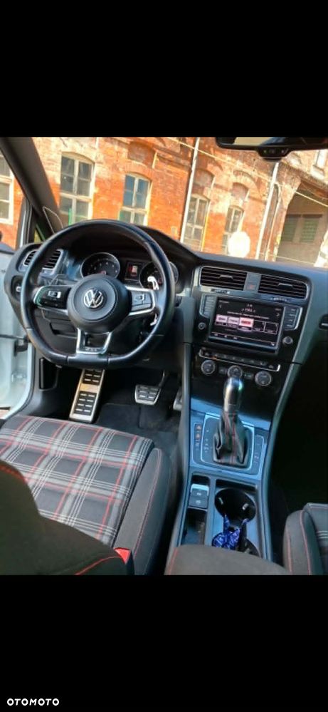 Volkswagen Golf - 7