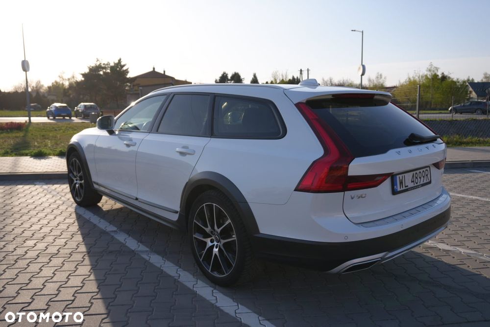 Volvo V90 Cross Country D5 AWD Pro - 4