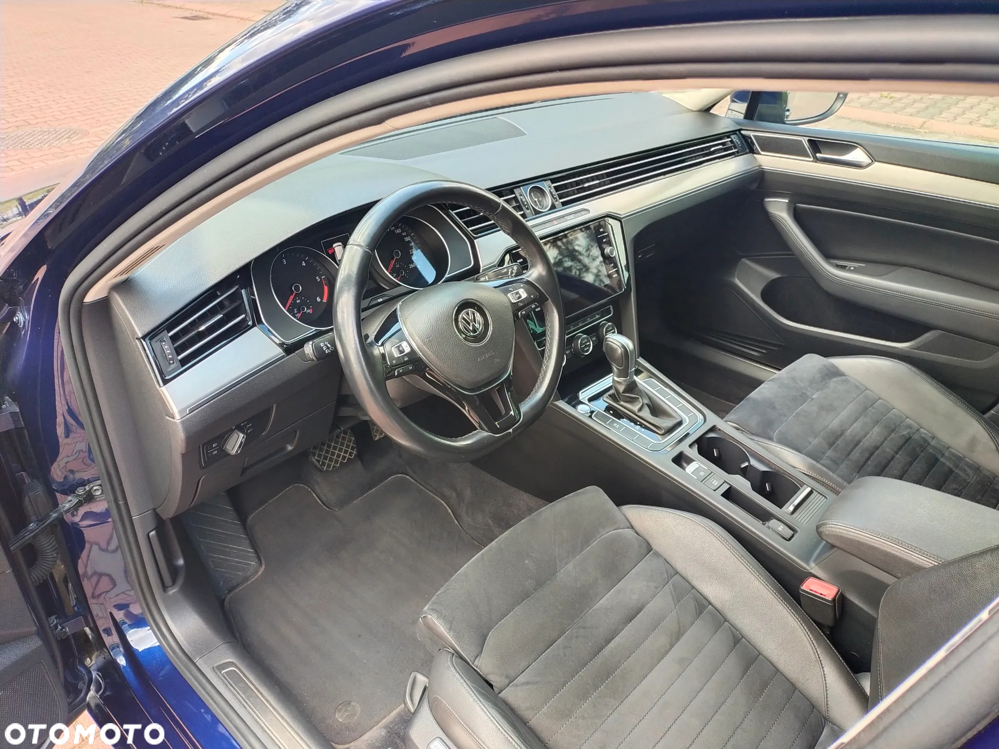 Volkswagen Passat Variant 2.0 TDI SCR DSG BlueMotion Highline - 7