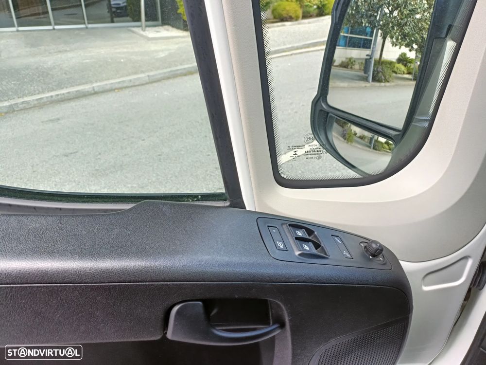 Peugeot BOXER 2.2 BlueHDI 435 L4H2 Asphalt - 16
