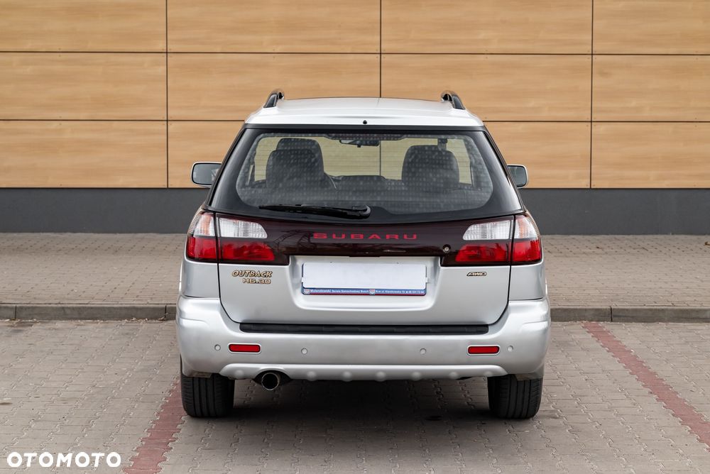 Subaru Outback 3.0 H6 - 12