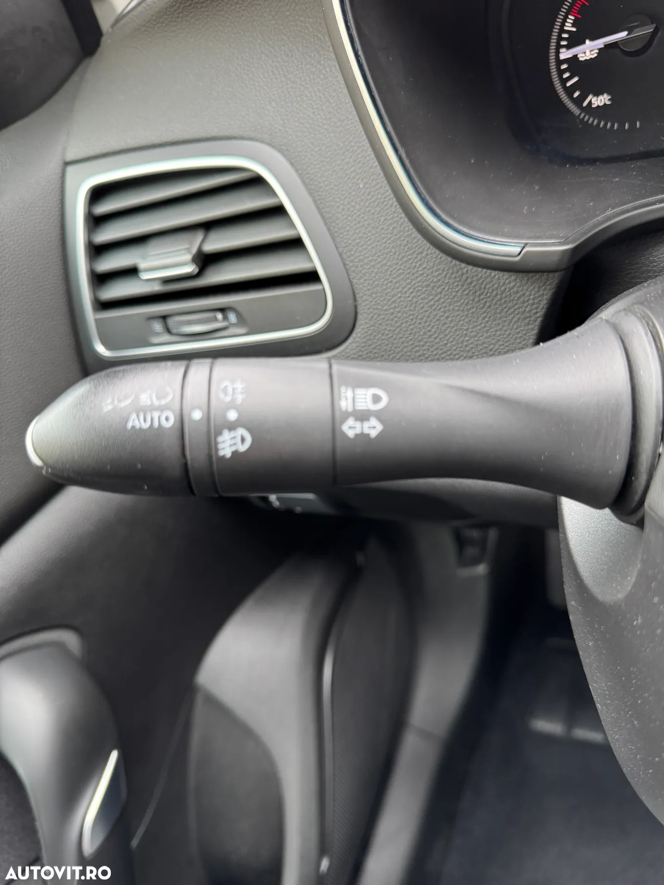 Renault Megane ENERGY dCi 110 EDC LIMITED - 27