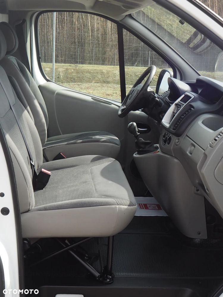 Opel Vivaro - 12