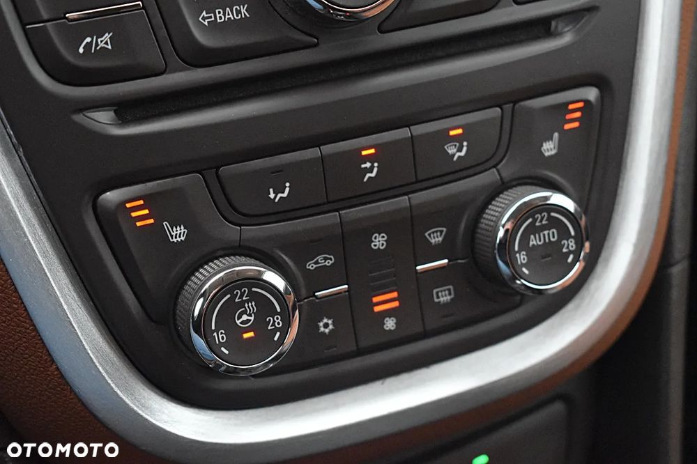 Opel Mokka 1.4 T Cosmo S&S - 27