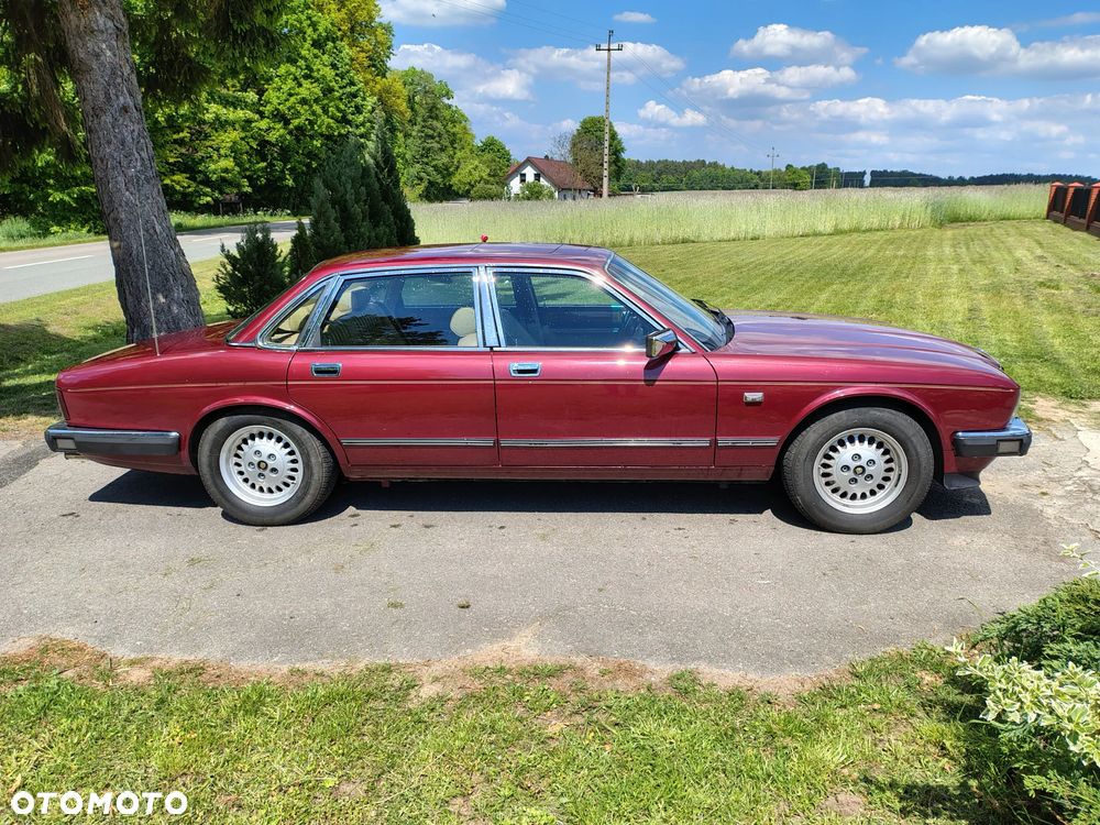 Jaguar XJ - 15