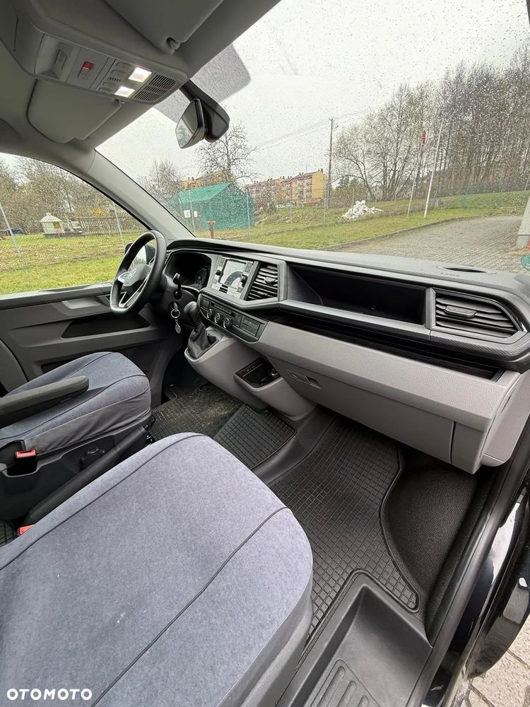 Volkswagen Caravelle - 5