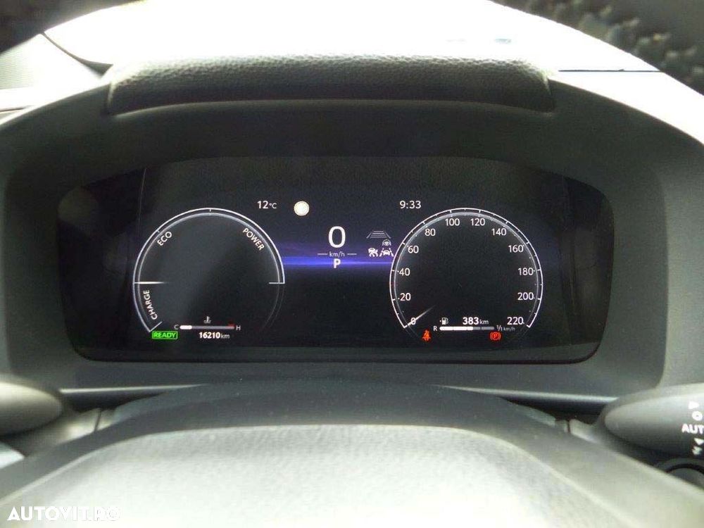 Toyota C-HR 1.8 Hybrid Team Deutschland - 16