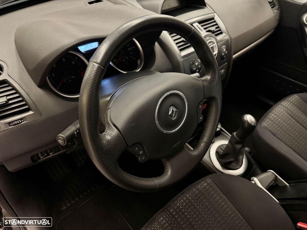 Renault Mégane 1.5 dCi Dynamique Luxe - 16