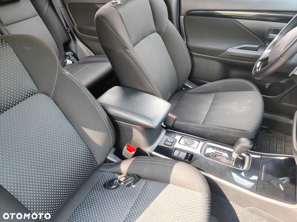Mitsubishi Outlander 2.0 Intense + SDA 4WD CVT - 21