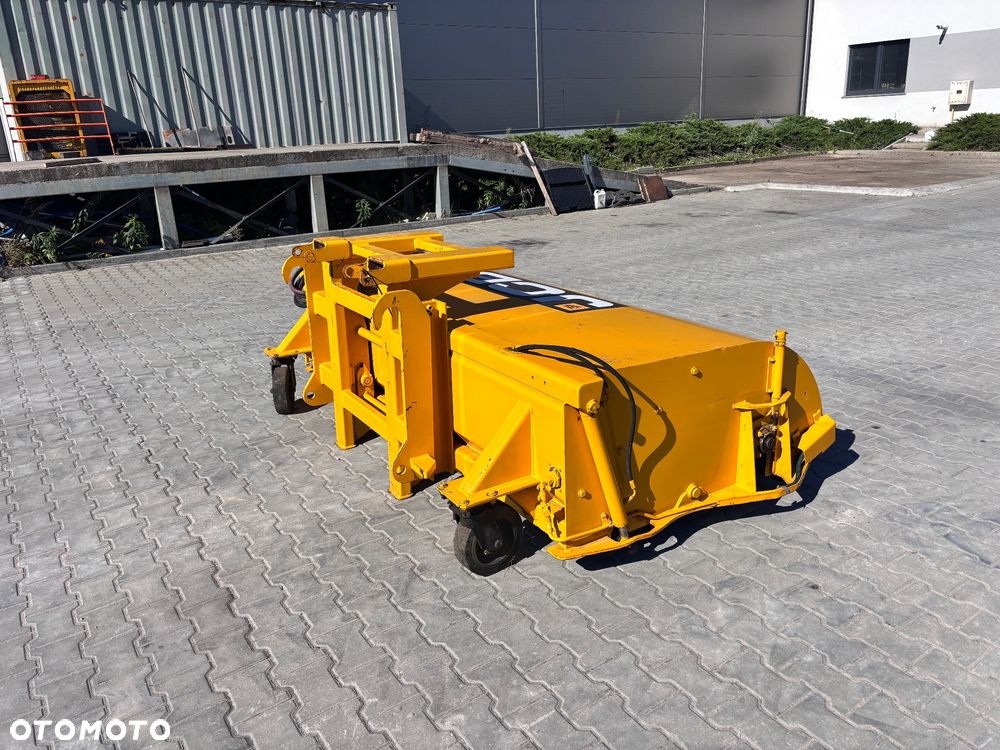 JCB Zamiatarka, szczotka do zamiatania SC240 - 5