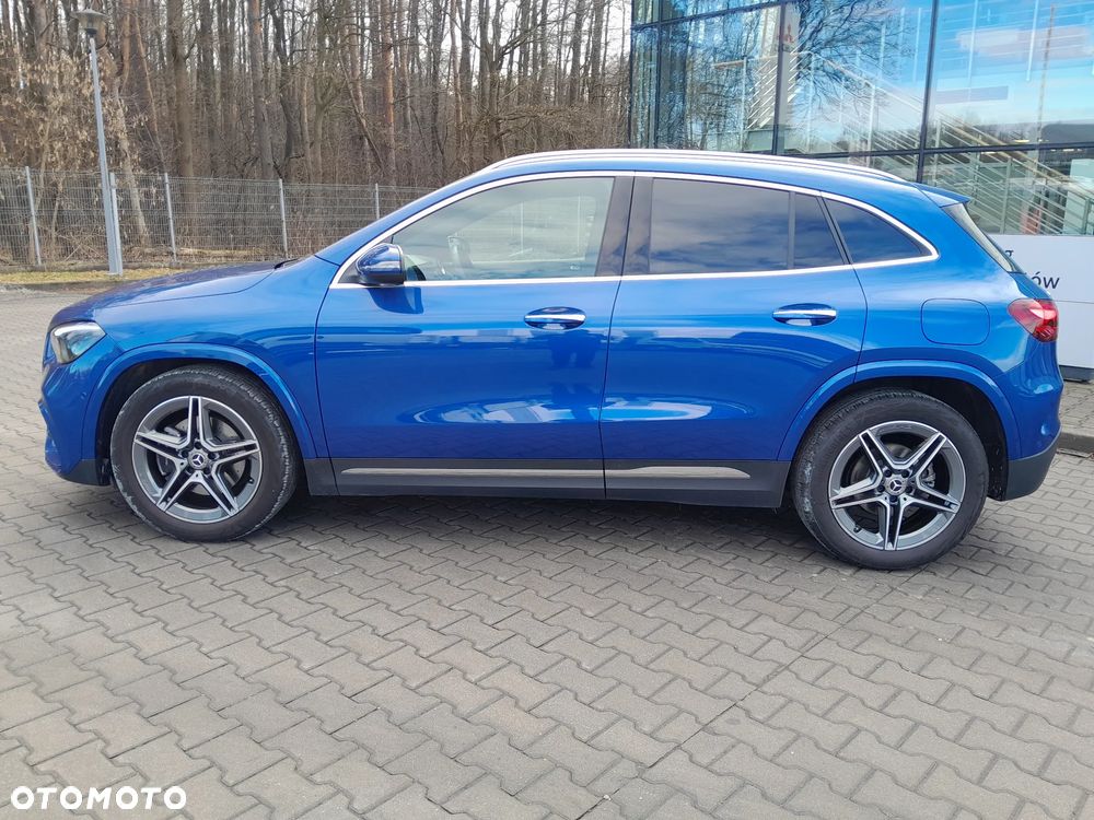 Mercedes-Benz GLA 200 AMG Line - 4