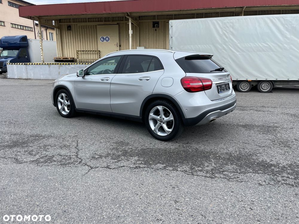 Mercedes-Benz GLA 200 d AMG Line - 5