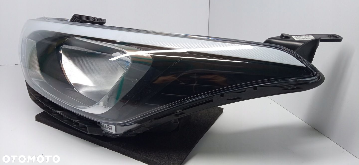 HYUNDAI I20 II 14- LAMPA REFLEKTOR LEWY PRZÓD ZWYKŁA 92101-C8000 - 2