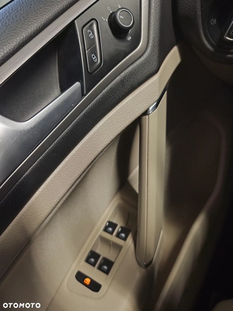 Volkswagen Golf 1.4 TSI BMT Comfortline DSG - 9